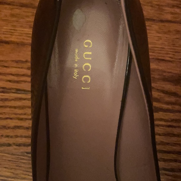 Authentic Gucci size 40 horse- bit black patent leather heels. - Picture 2 of 9